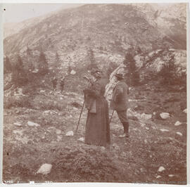 Fotografia - Retrato - Viagens Reais – Gressoney /campo/Duque de Loulé, traje de passeio