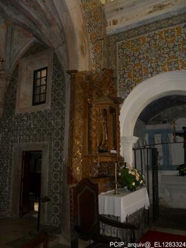 Vista parcial de altar lateral