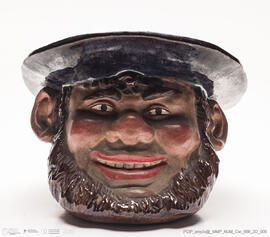 Cabeça de Zé Povinho Sorrindo