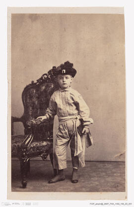 Álbum fotográfico - Álbum de fotografias com retratos de familiares da rainha D. Maria Pia