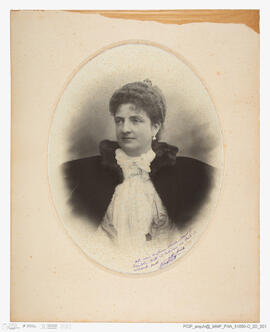 Fotografia - Retrato - Margarida de Itália (formato oval)