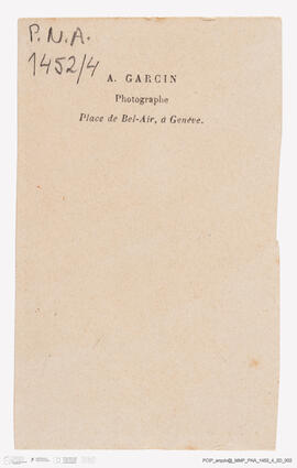 Álbum fotográfico - Álbum de fotografias com retratos de familiares da rainha D. Maria Pia