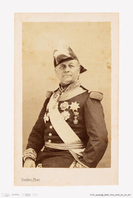 Álbum com retratos de membros das famílias reais europeias