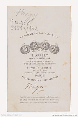 Álbum com retratos de membros das famílias reais