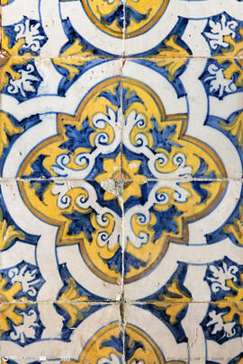 Azulejo padrão hispano -árabe, azul e branco