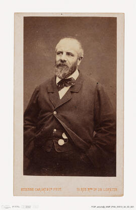 Álbum com retratos de membros das famílias reais