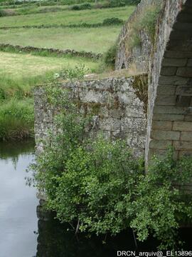 Vista do paramento do talhamar desde a margem direita
