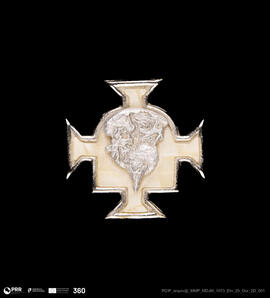 Alfinete com Milagre de Nossa Senhora da Nazaré