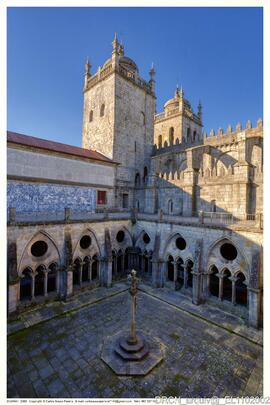 Claustro gótico