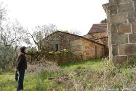 Fotografia da igreja em ruinas