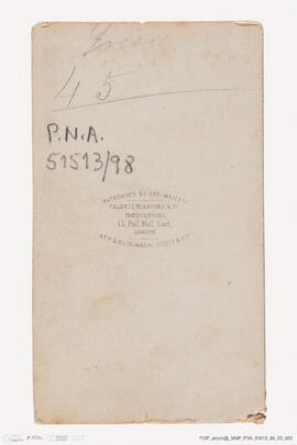 Álbum com retratos de membros das famílias reais