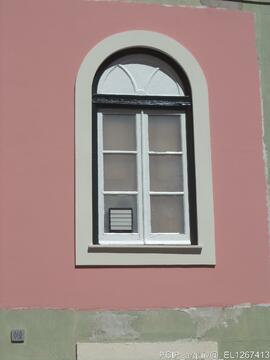 Fachada (vista parcial)