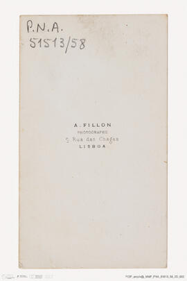 Álbum com retratos de membros das famílias reais