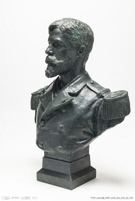 Busto do Comandante Augusto Cardoso