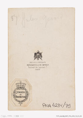 Álbum com retratos de membros das famílias reais europeias