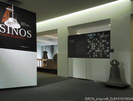 Vista geral da exposição “Os Sinos, a partir da fundição”, Porto, 2005