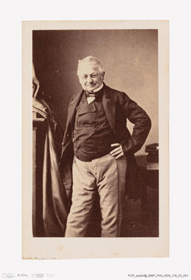 Álbum com retratos de membros das famílias reais europeias