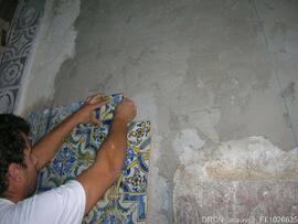 Recolocação de azulejo