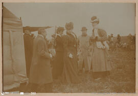 Álbum fotográfico - Passeios no Campo; saltos a cavalo; etc