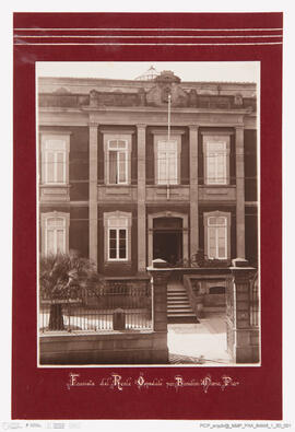 Álbum fotográfico - Álbum com fotografias do Real Hospital das Crianças Maria Pia, Porto