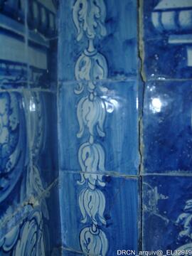 Azulejos-destacamentos/fissuras zona juntas