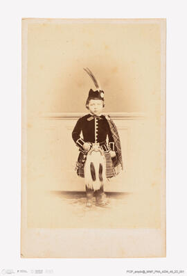 Álbum com retratos de membros das famílias reais europeias