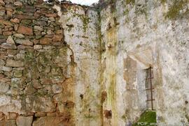Fotografia da igreja em ruinas