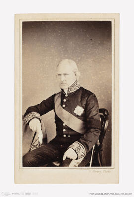 Álbum com retratos de membros das famílias reais europeias