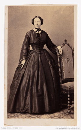 Álbum fotográfico - Álbum de fotografias com retratos de familiares da rainha D. Maria Pia