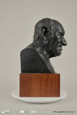 Busto do Conselheiro Teixeira Direito