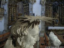 Esculturas nave da igreja