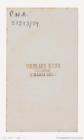 Álbum com retratos de membros das famílias reais