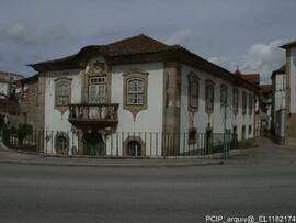 Fachada principal e lateral