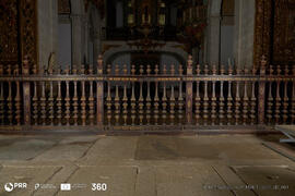 Gradeamento de pau preto