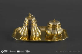 Açucareiro, bule e bandeja