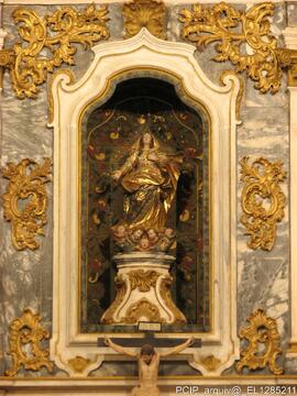 Figura no altar mor