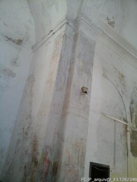 Parede no interior do templo