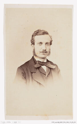 Álbum fotográfico - Álbum de fotografias com retratos de familiares da rainha D. Maria Pia