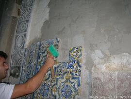 Recolocação de azulejo