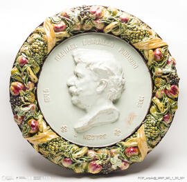 Medalhão - Rafael Bordalo Pinheiro