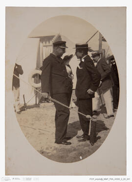 Álbum fotográfico - Fotografias de J. Benoliel oferecido a D. Afonso