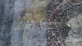 Pintura mural em suporte de argamassa – Alçado norte (janelão nordeste) – Limpeza seca