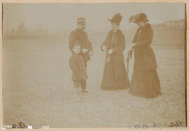 Álbum fotográfico - Passeios no Campo; saltos a cavalo; etc