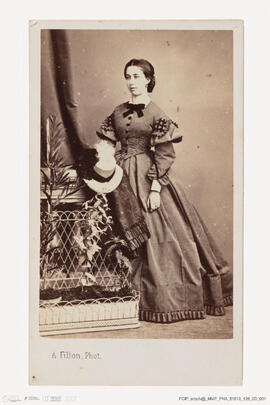 Álbum com retratos de membros das famílias reais