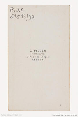 Álbum com retratos de membros das famílias reais