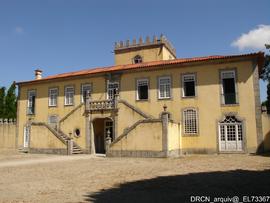 Exterior - Fachada principal - Jardim