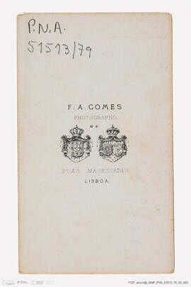 Álbum com retratos de membros das famílias reais