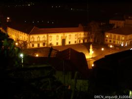Vista nocturna do Museu