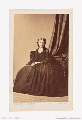 Álbum com retratos de membros das famílias reais europeias