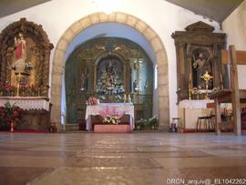 Capela-mor e retábulos laterais